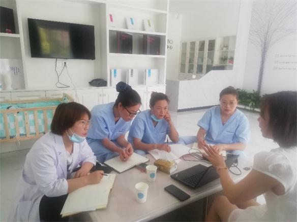 腹直肌分離？？對(duì)，產(chǎn)婦大腹便便的原因就是腹直肌分離